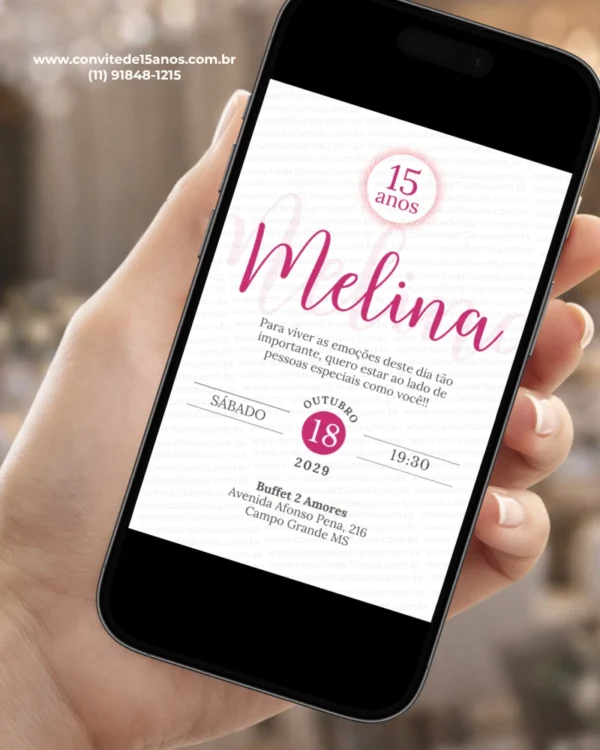Convite de 15 anos pink e branco exibido em celular, com visual delicado e elegante para debutante.