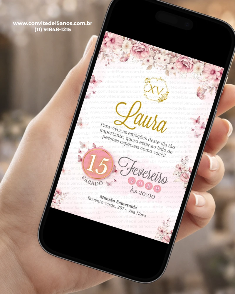 Convite de 15 anos virtual rosa exibido em celular, com flores delicadas e visual elegante para debutante.