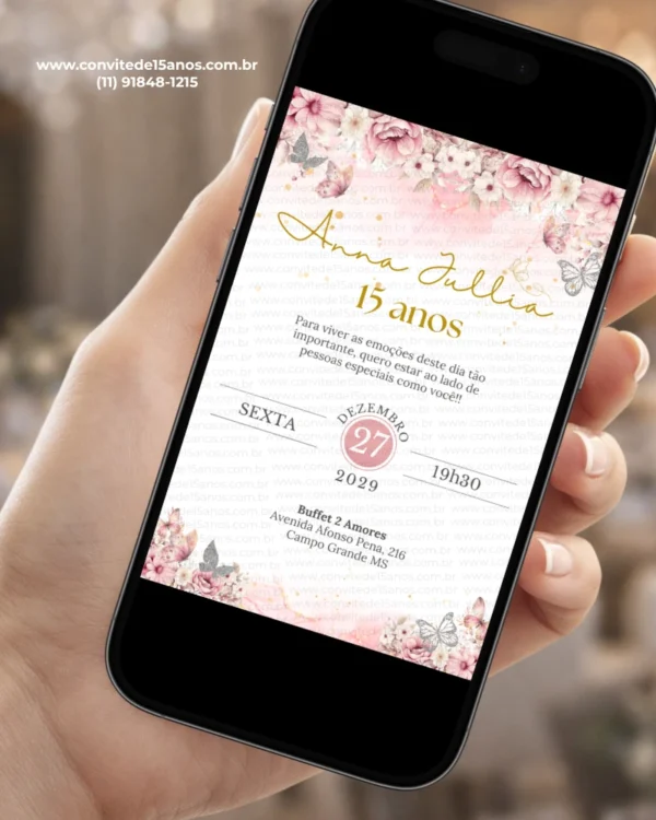 Convite de aniversário de 15 anos rosa exibido em celular, com flores delicadas e visual elegante para debutante.