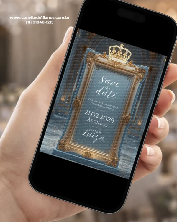Save the date digital Cinderela exibido em celular, com moldura dourada, coroa e visual inspirado em contos de fadas.