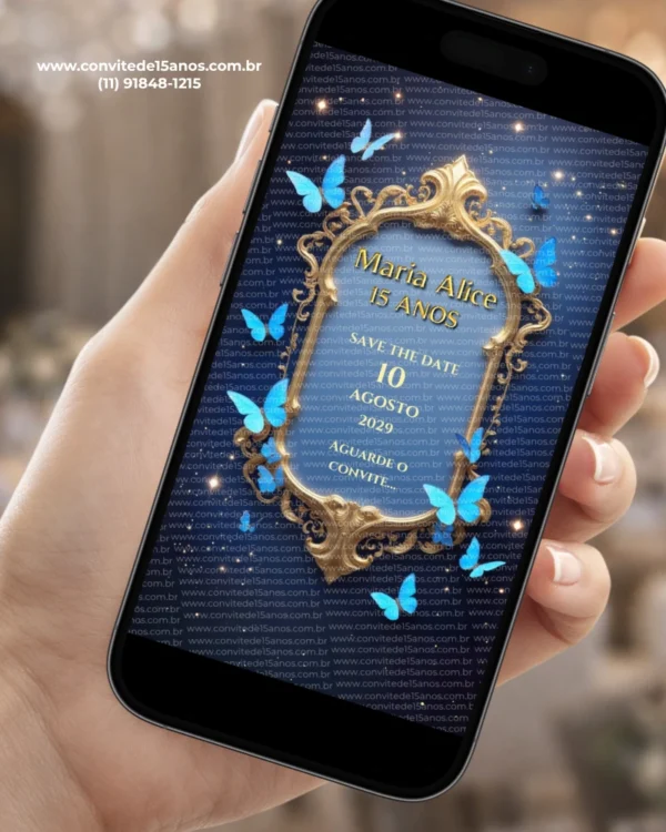 Save the Date Digital com Borboletas Azul exibido em celular, com moldura dourada ornamentada, borboletas azuis iluminadas e fundo escuro sofisticado.