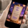 Save the Date Digital Enrolados exibido em celular, com moldura dourada ornamentada, coroa delicada, luzes flutuantes e cenário inspirado em conto encantado.