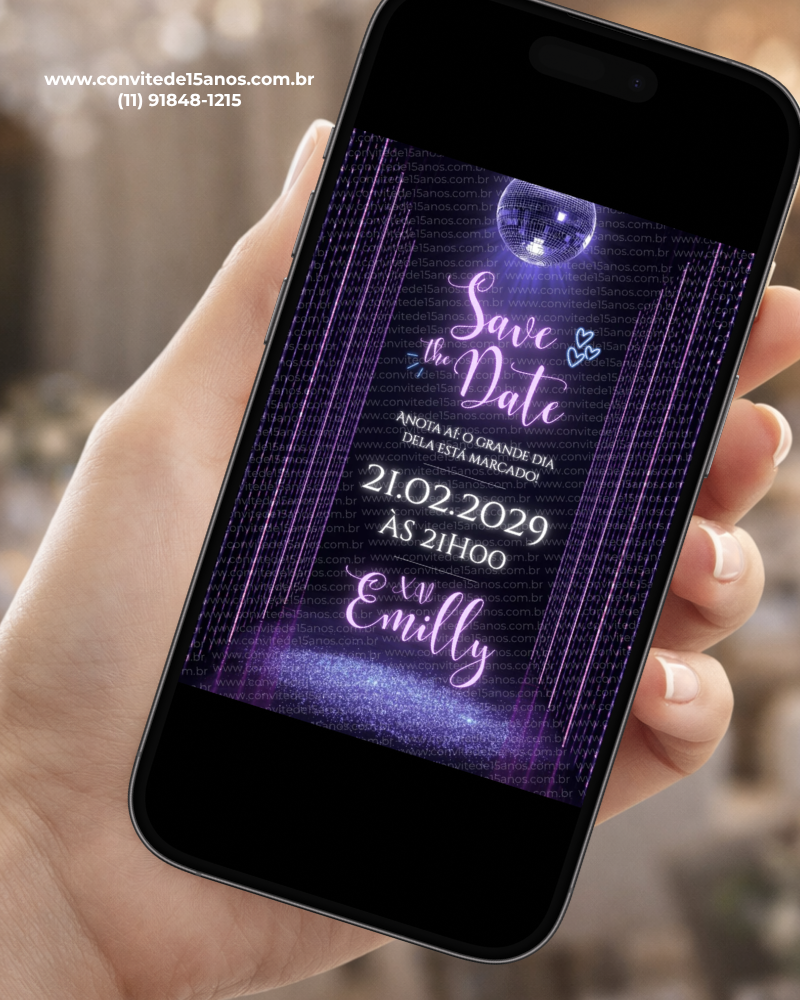 Save the Date Digital Euphoria exibido em celular, com luzes neon em tons de roxo, globo espelhado e visual inspirado em festas modernas.