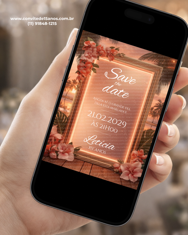 Save the Date Digital Festa Tropical exibido em celular, com flores tropicais, moldura iluminada e cenário inspirado em pôr do sol tropical.