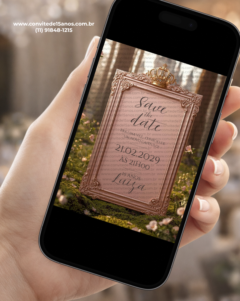 Save the Date Digital Realeza exibido em celular, com moldura rosé ornamentada, coroa delicada e cenário inspirado em jardins reais.