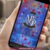 Convite Animado A Bela e a Fera para festa de 15 anos exibido em celular, com rosas vermelhas, pétalas caindo, lustre dourado e animações inspiradas no clássico conto de fadas.