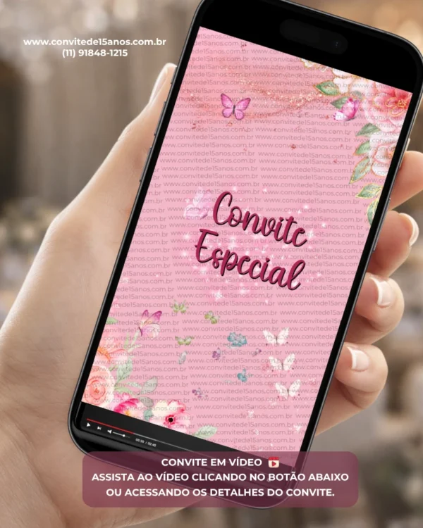 Convite animado de 15 anos rosa com flores delicadas, borboletas e detalhes românticos. Convite digital personalizado para debutantes que desejam uma celebração elegante e encantadora.