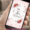 Convite animado para debutante vermelho com flores vermelhas, pétalas delicadas e coroa estilizada, apresentado em formato digital para festa de 15 anos.