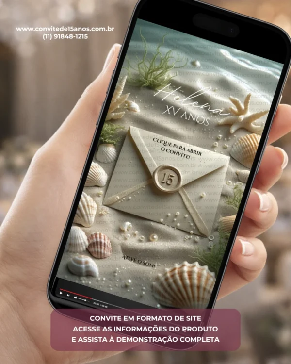 Capa do Convite de 15 Anos Fundo do Mar com temática inspirada no universo marinho. A arte apresenta um elegante envelope sobre a areia cercado por conchas, pérolas, estrelas-do-mar e elementos oceânicos delicados. Os tons suaves e naturais criam uma atmosfera sofisticada e romântica, perfeita para uma celebração de debutante inspirada na beleza do mar.