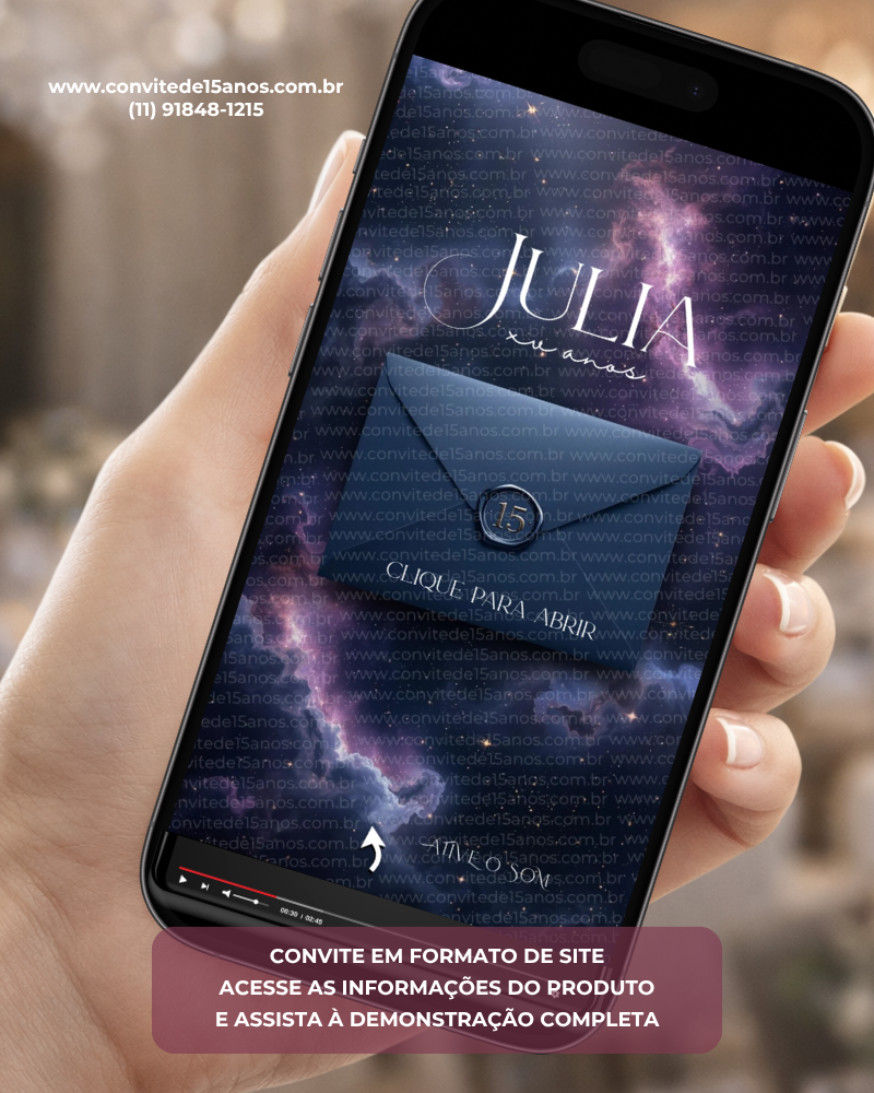 Capa do Convite de 15 Anos Galáxia em formato digital interativo. O design apresenta uma impressionante nebulosa em tons de azul, roxo e lilás, criando um cenário cósmico repleto de estrelas e brilho. A composição transmite a sensação de um universo mágico e infinito, tornando a apresentação sofisticada, moderna e perfeita para uma celebração inesquecível.