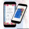 Parte interna do Convite de 15 Anos Mamma Mia exibida em formato digital interativo. O layout apresenta molduras inspiradas na arquitetura grega, detalhes em azul e branco, flores vibrantes em tons de rosa e informações da celebração organizadas de forma elegante. A composição transmite o charme das ilhas mediterrâneas, combinando romantismo, delicadeza e sofisticação em uma experiência visual encantadora.
