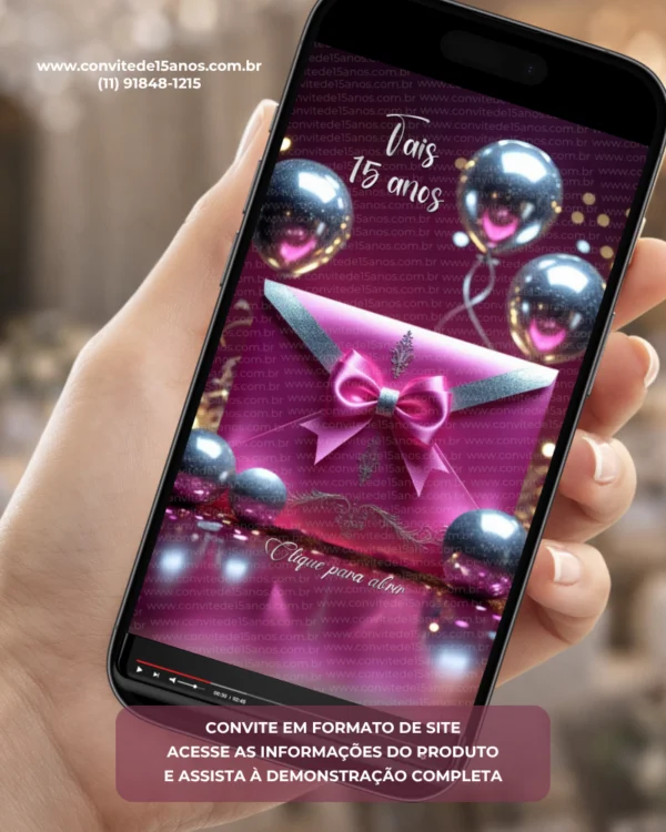 Convite Interativo Premium Rosa e Prata em formato de site, com envelope elegante, laço rosa, balões metalizados prateados e detalhes sofisticados para festa de 15 anos.