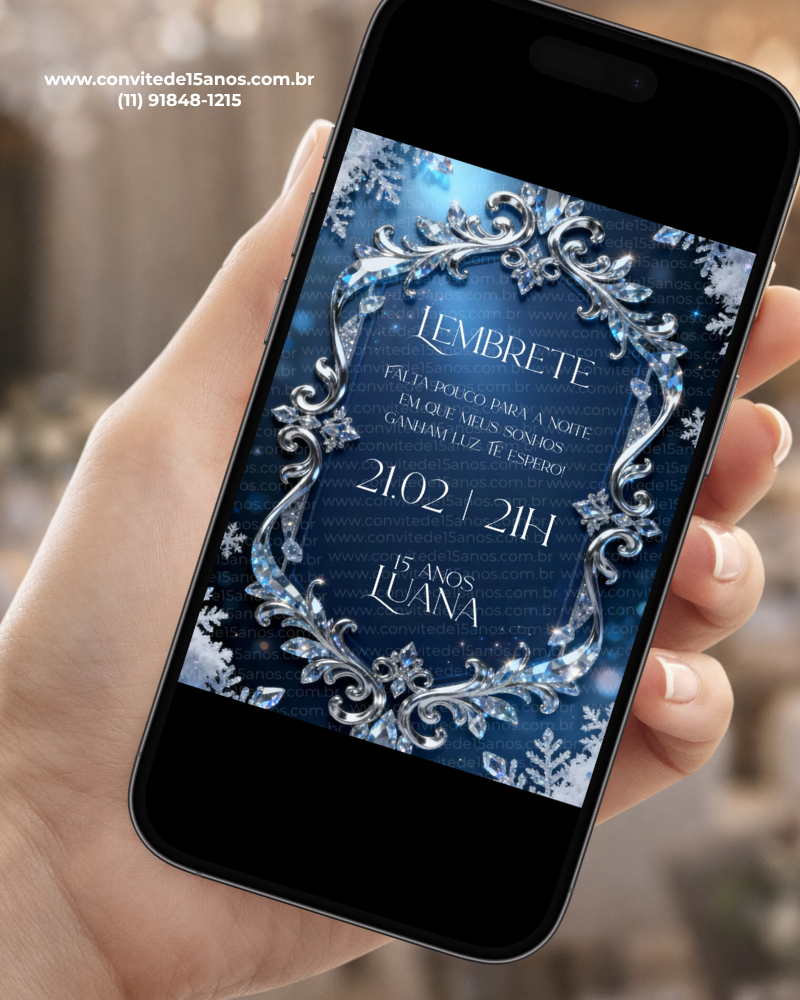 Lembrete de 15 anos no tema Baile de Inverno, com moldura ornamentada prateada repleta de cristais, flocos de neve delicados e fundo azul elegante que transmite toda a magia e o encanto de uma celebração inspirada no inverno.