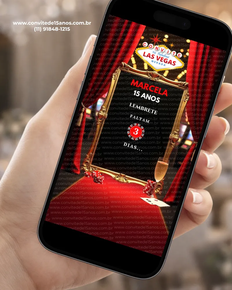 Lembrete de 15 Anos Las Vegas com decoração inspirada na cidade de Las Vegas, letreiro luminoso, moldura dourada, cartas de baralho, dados e detalhes em vermelho, preto e dourado.