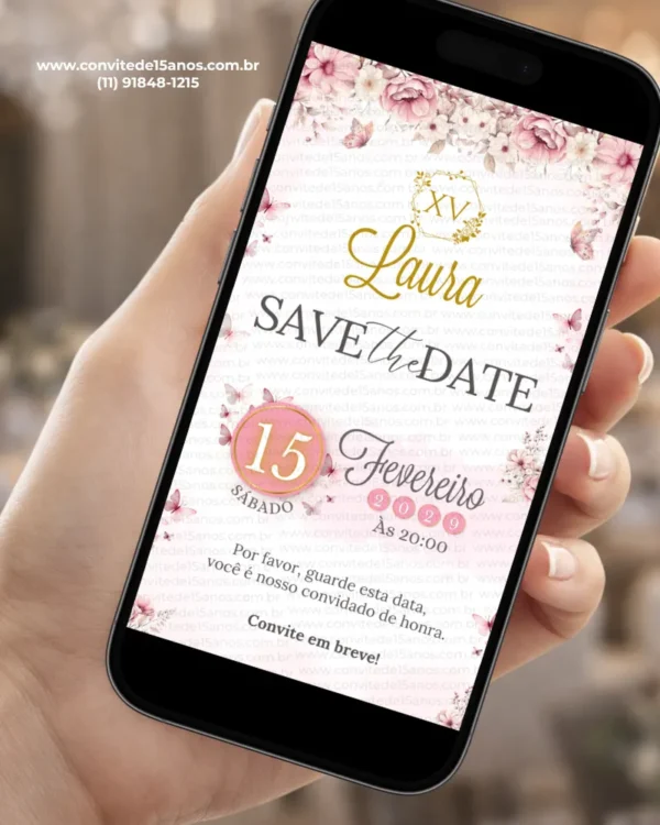 Save the Date Digital Rosa para 15 Anos, com flores delicadas, detalhes dourados, borboletas e design elegante para debutante.