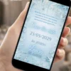 Save the Date para 15 Anos Baile de Inverno com fundo azul-claro, flocos de neve, detalhes congelados e tipografia elegante em branco e azul.