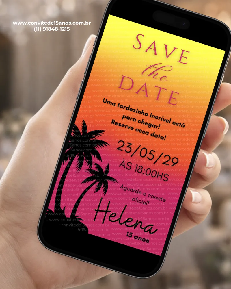 Save the Date para 15 Anos Tardezinha com fundo em degradê amarelo e rosa, coqueiros, detalhes tropicais e estilo de verão.